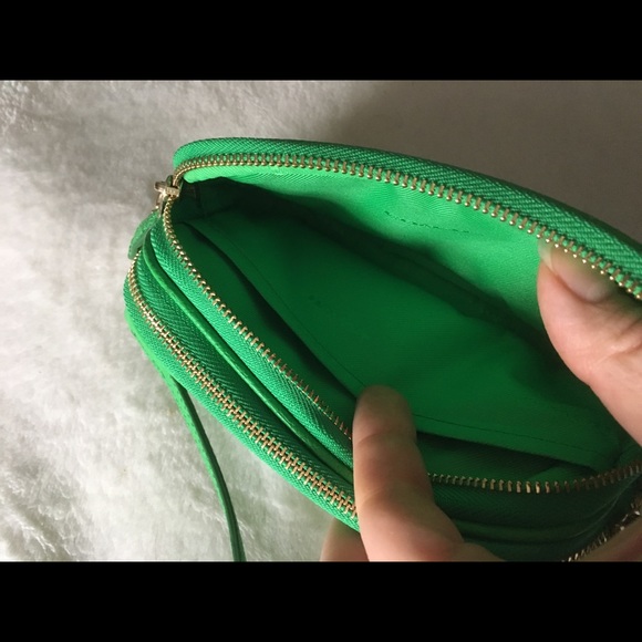 COACH crossbody bag MINI bright green NWOT - Picture 7 of 8